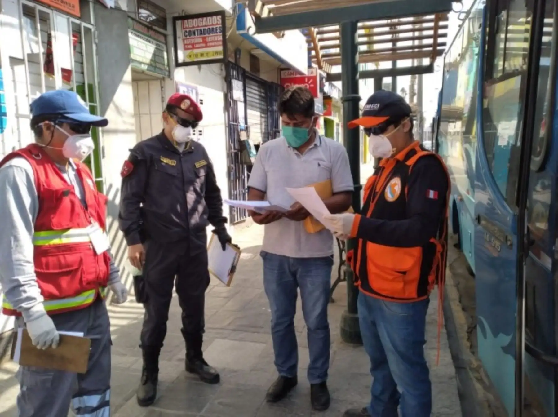 La Superintendencia de Transporte Terrestre de Personas, Carga y Mercancías (Sutran) inspeccionó las condiciones de seguridad de los vehículos que realizaron el traslado humanitario de 1,901 personas a diversas regiones del país.