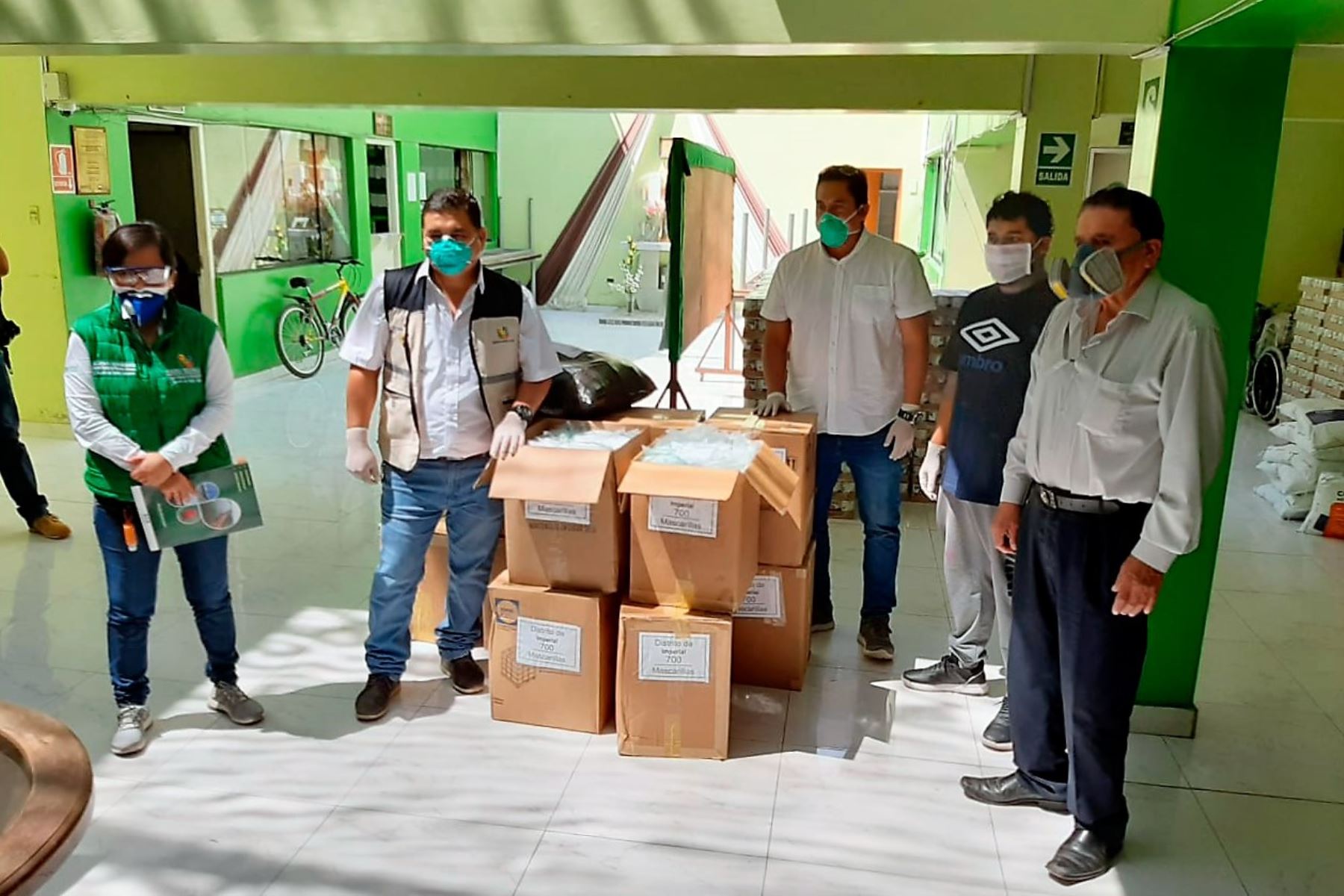 Gobierno regional de Lima entregó un lote de mascarillas para la población vulnerable de la provincia de Cañete.