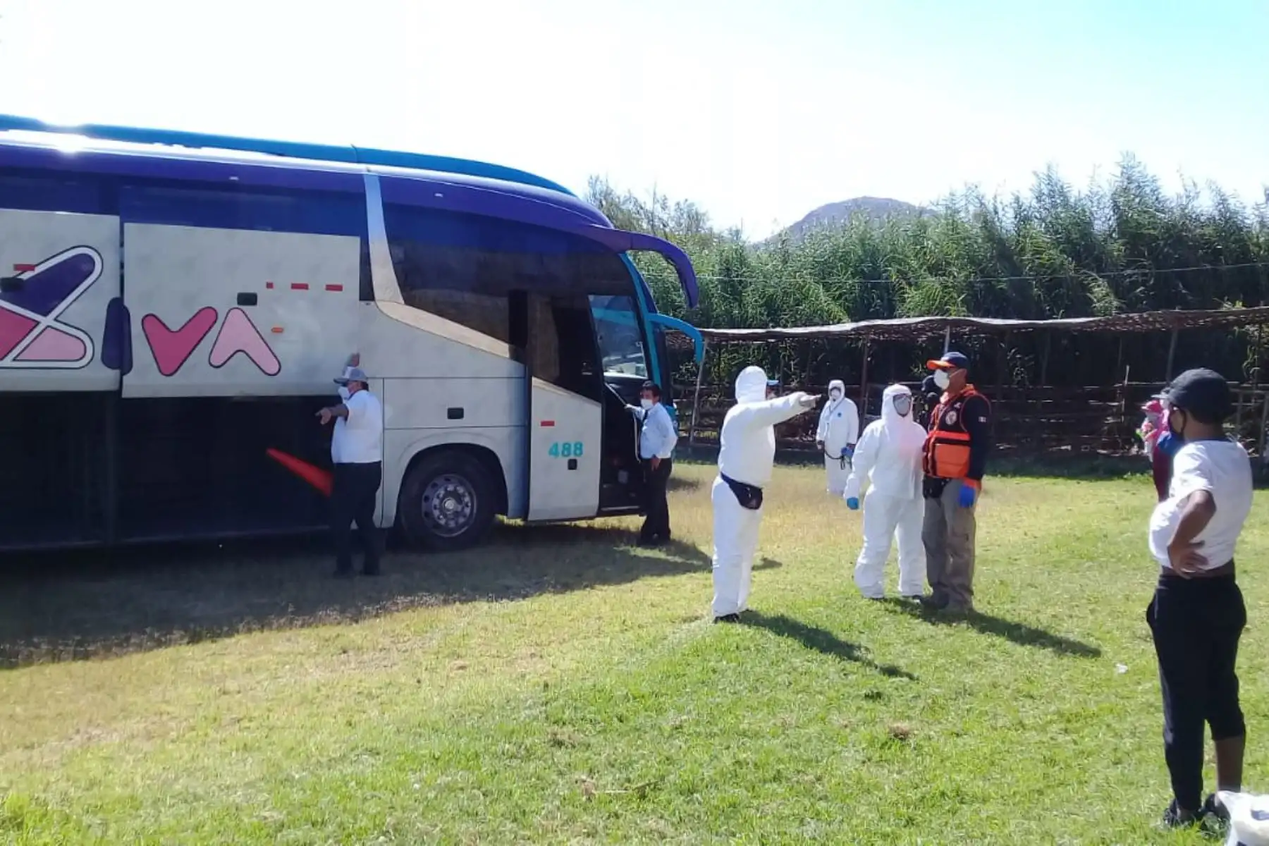 Llegaron a Moquegua alrededor de 173 connacionales en situación de vulnerabilidad, desde Lima con un trabajo articulado entre autoridades e instituciones del gobierno Nacional y regional se realizaron acciones de control sanitario.

Foto:INDECI