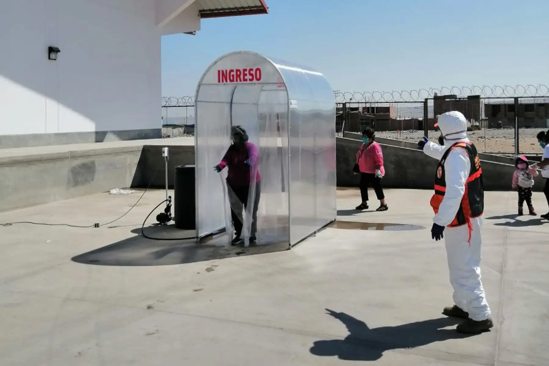 Alrededor de 52 connacionales fueron trasladados a Tacna, su región de domicilio. GORE Tacna, Defensoría del Pueblo, la Policía Nacional e INDECI realizaron los controles de rigor.

Foto: INDECI