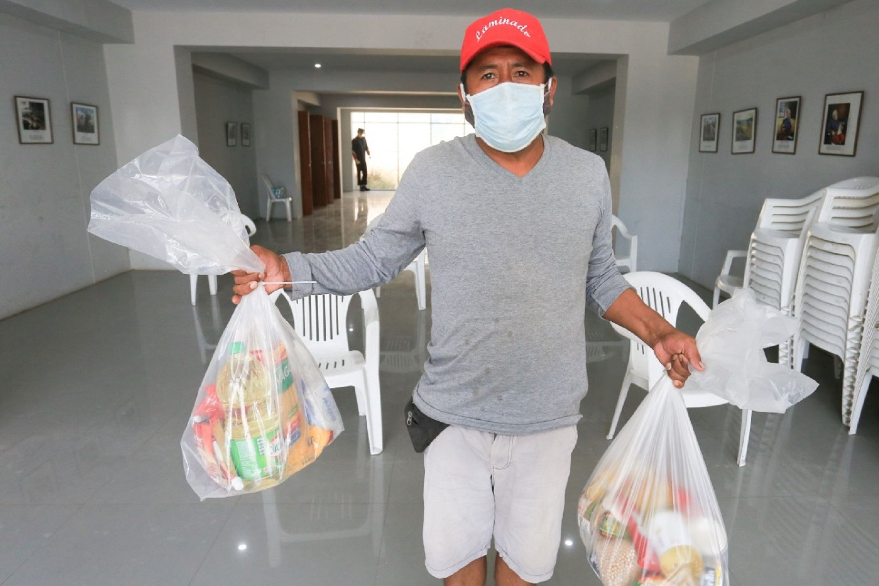 San Juan de Miraflores: recicladores reciben canastas familiares Foto: Difusión