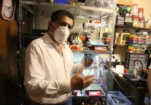 Un grupo de mype de La Libertad fabricará 200 máscaras acrílicas faciales que se donarán al personal de salud de esa región que atiende a afectados por el coronavirus. ANDINA/Difusión