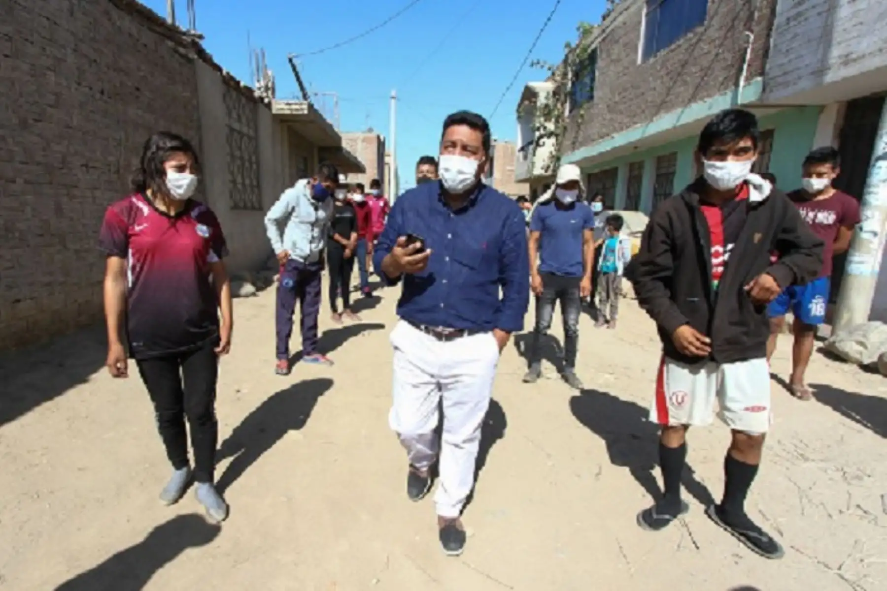 Jóvenes cusqueños regresarán a su lugar de origen,  luego de las coordinaciones que realizó  el gobernador de Ica, Javier Gallegos Barrientos, con su homólogo del Cusco, Jean Paul Benavente
