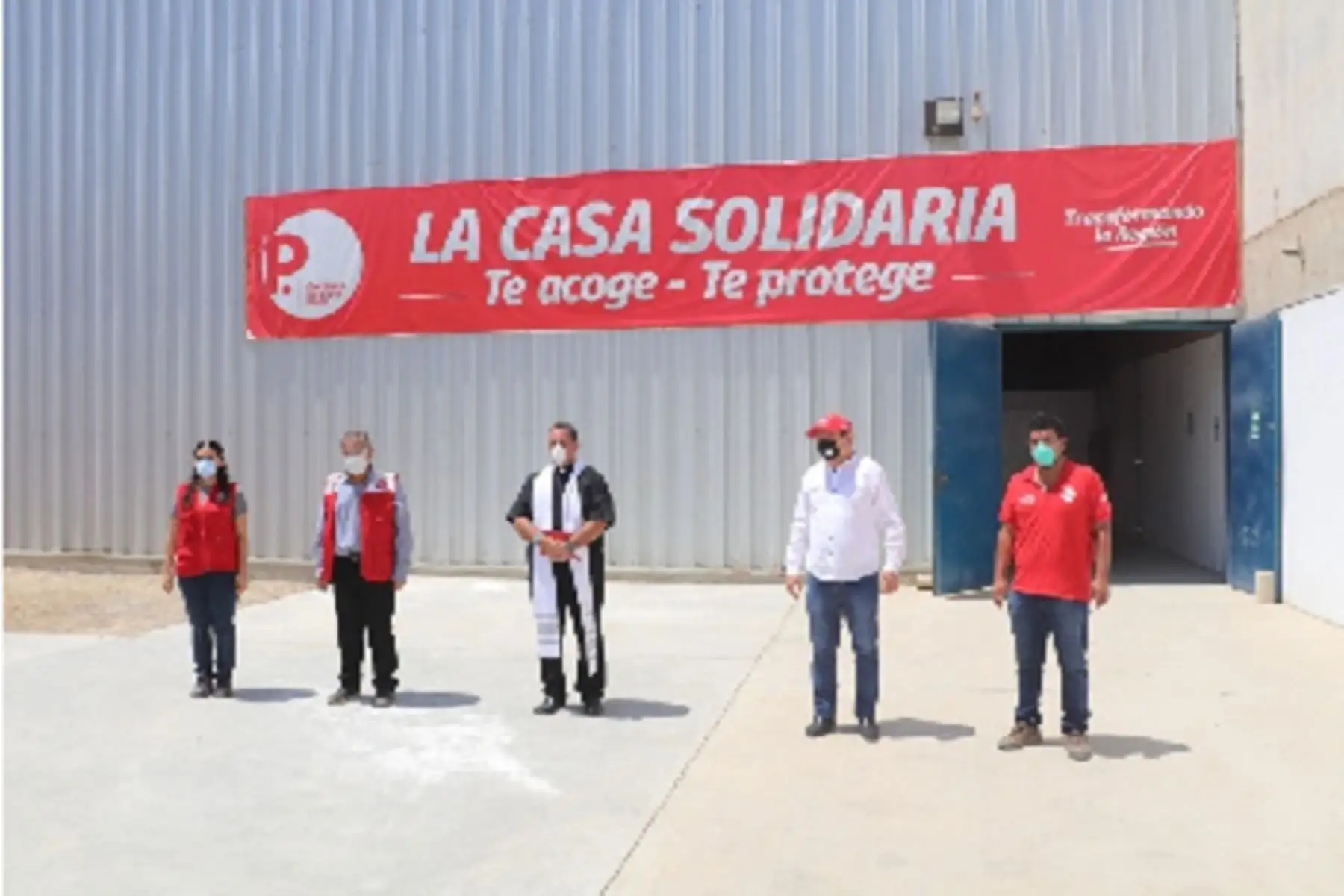 Casa Solidaria cuenta con habitaciones, baños, cambiadores y comedor para la comodidad de los pacientes, personal de salud y trabajadores administrativos.