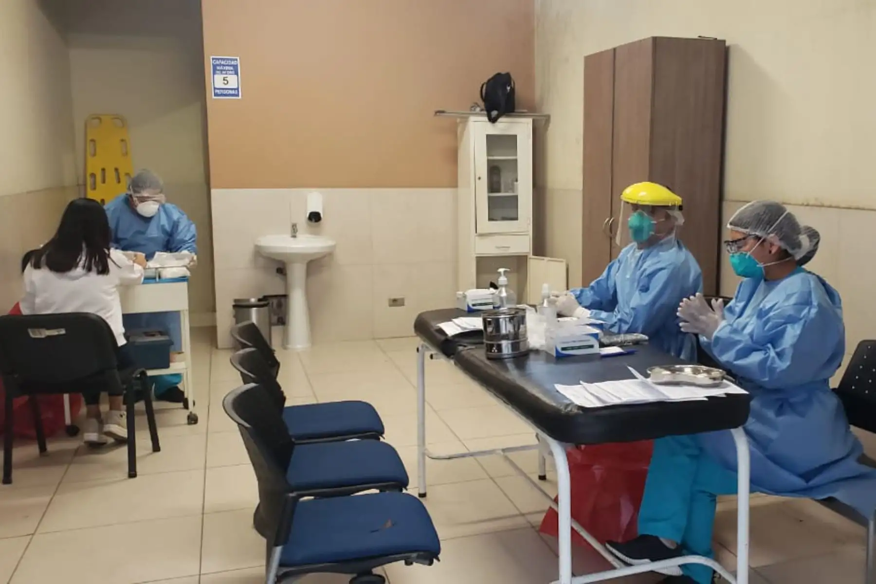 Alrededor de 125 connacionales son trasladados a Lima, su región de domicilio, desde Trujillo, en el marco de los TrasladosHumanitarios para cumplir el aislamiento social obligatorio.

Foto: INDECI
