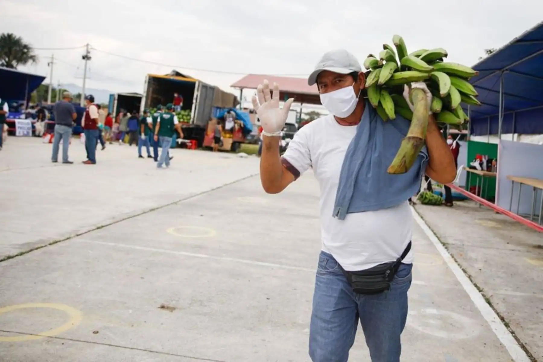 El Ministerio de Agricultura y el Gobierno Regional de San Martín promueven  el mercado itinerante “De la Chacra a la Olla” en el campo ferial Ayaymama de Moyobamba de la región San Martín.
Foto: Gobierno Regional San Martín