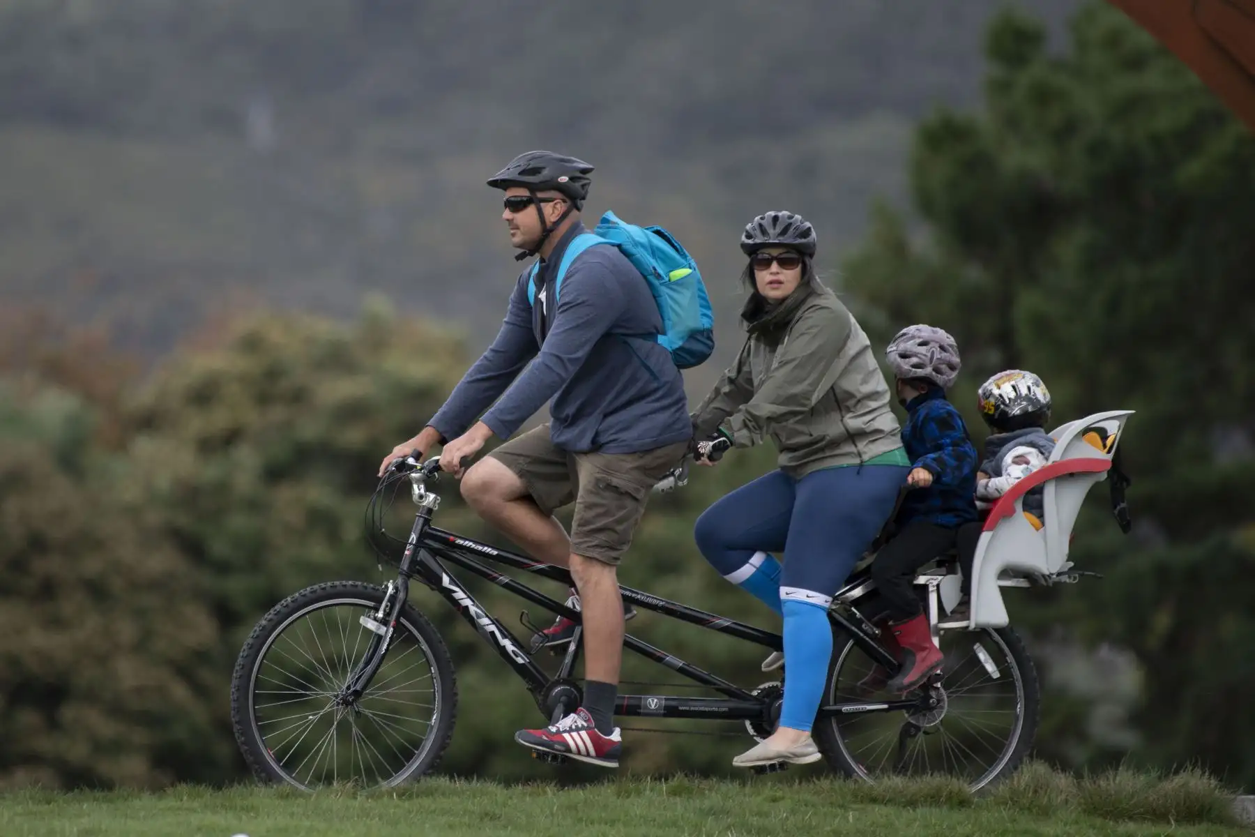 Todo vuelve a la normalidad en Nueva Zelanda. Con casos de contagio de un solo dígito durante siete días el gobierno anunció que el virus ha sido "actualmente eliminado" en el país insular. Foto: AFP