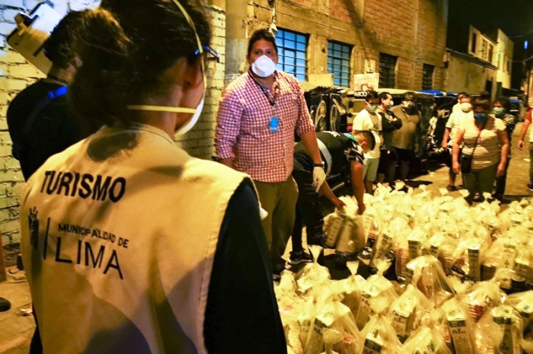 Municipalidad de Lima entregó víveres a más de 900 familias del Cercado. Foto: ANDINA/Difusión.