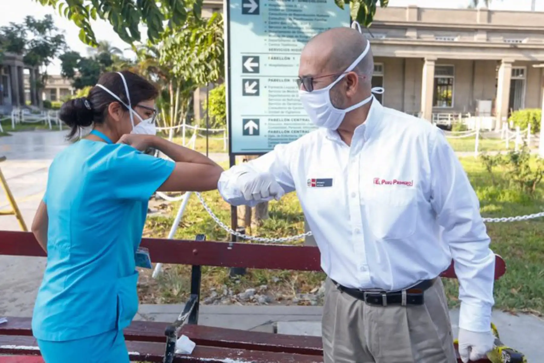 El Ministro de Salud, Victor Zamora, visita el Hospital Loayza verificando la ampliación de la oferta hospitalaria para los pacientes. Foto: MINSA