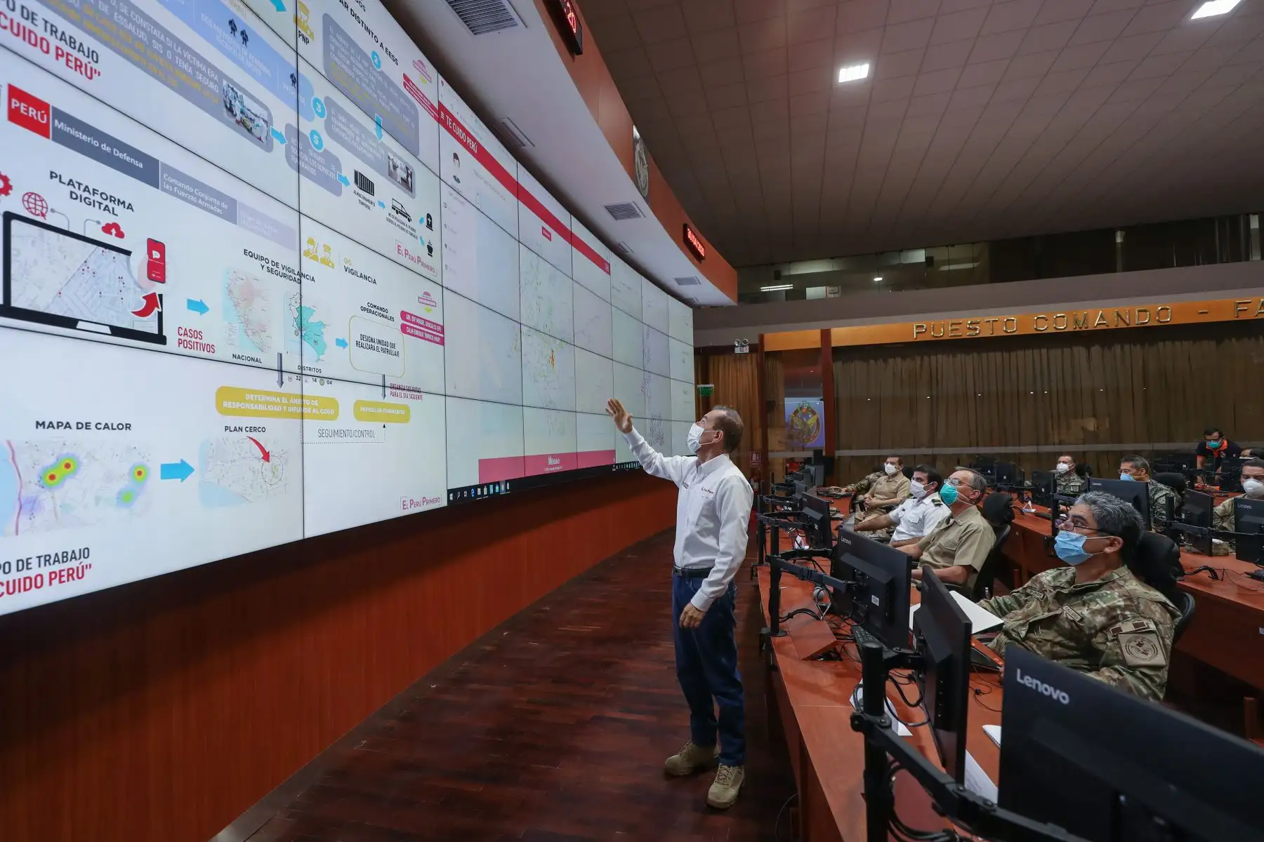 Ministro de Defensa, Walter Martos presenta plataforma digital “ Te cuido Perú “.
Foto: Mindef