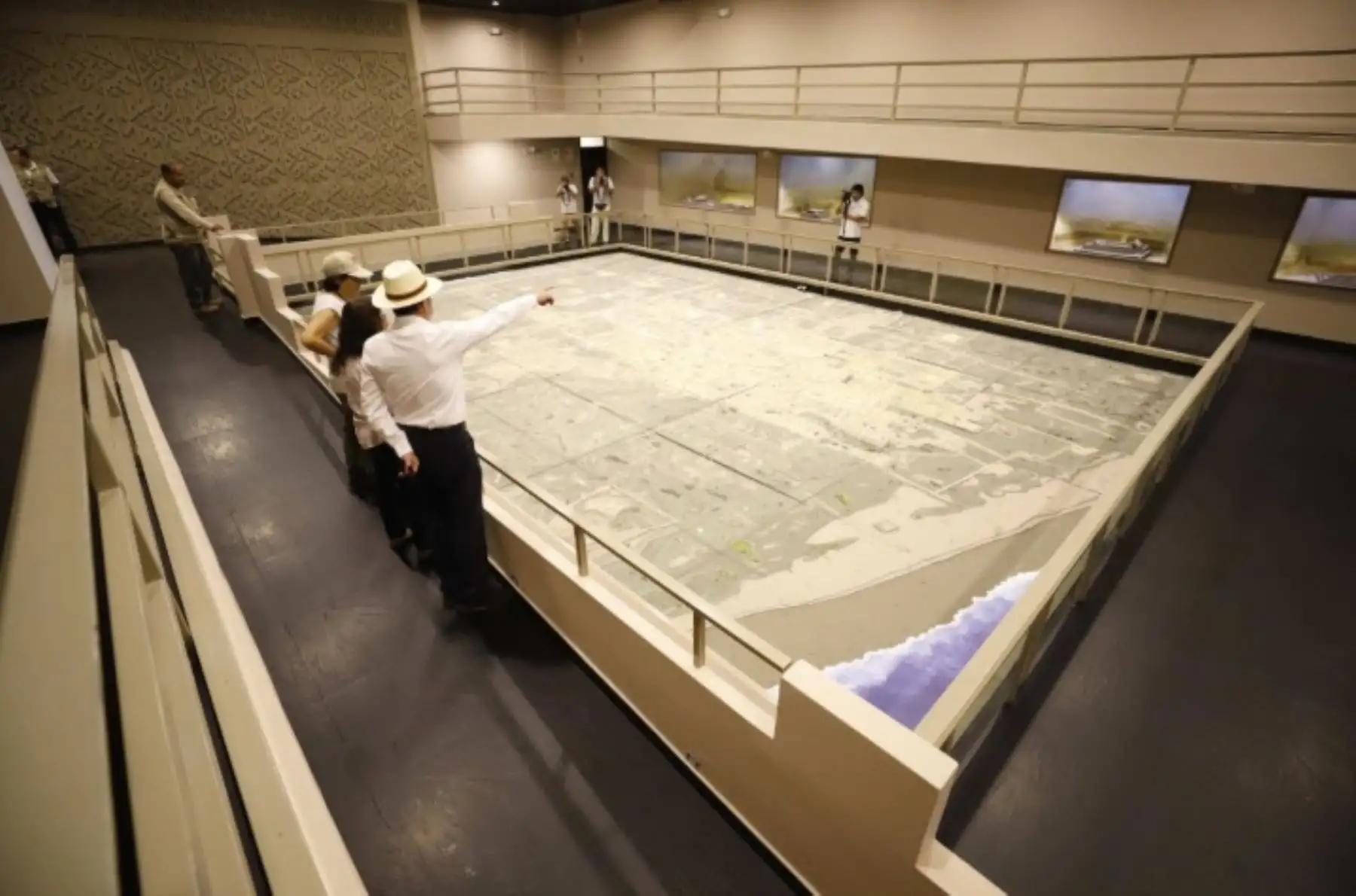En el marco del Mes de los Museos, el Museo de Sitio Chan Chan pone a disposición del público una visita virtual a través de la cual se pueden recorrer las diversas salas que exhiben  bienes culturales de nuestros antepasados del norte peruano, los cuales expresan conocimientos importantes desarrollados durante la vigencia del reino Chimú. ANDINA/Difusión