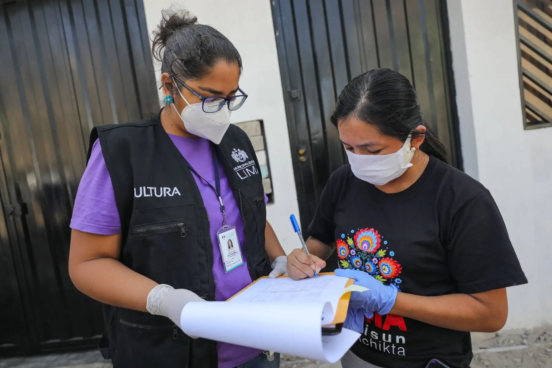 Gerencia de Cultura de la Municipalidad de Lima entrega canastas de víveres a diferentes comunidades de Lima. Foto: ANDINA/MML