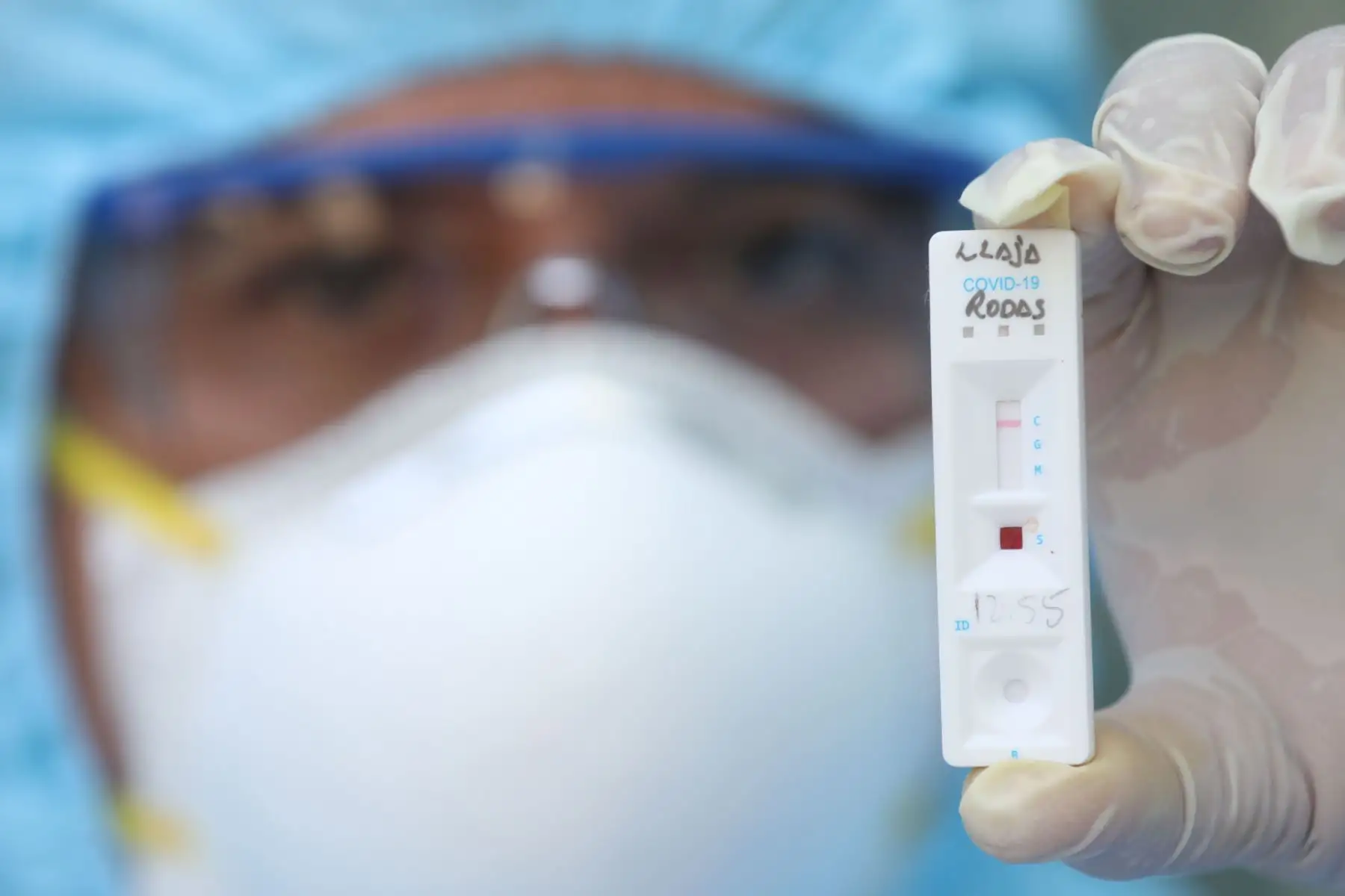 EsSalud destinará más de S/ 28 millones en el pago de un bono económico al personal médico y asistencial que combate al Covid-19 en los hospitales del Seguro Social en todo el país.
Foto: EsSalud