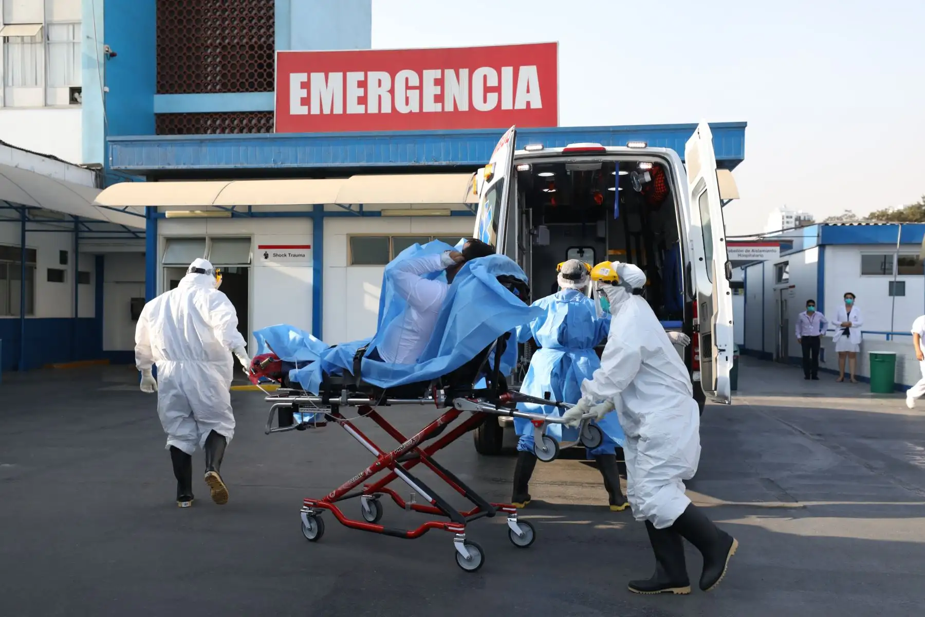 EsSalud destinará más de S/ 28 millones en el pago de un bono económico al personal médico y asistencial que combate al Covid-19 en los hospitales del Seguro Social en todo el país.
Foto: EsSalud