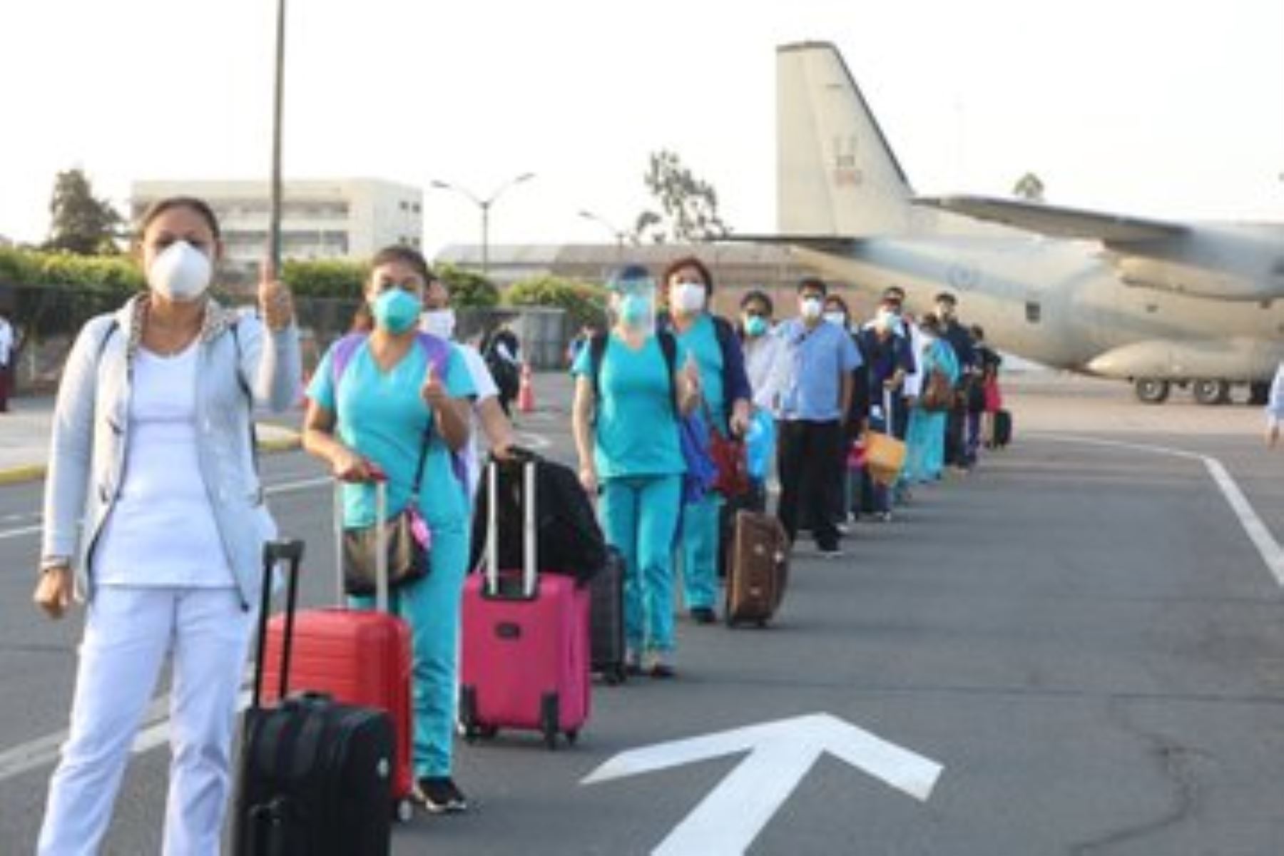 Equipo, conformado por médicos, enfermeras y técnicos de enfermería, viaja a Lambayeque y Loreto para reforzar atención de salud en esas regiones afectadas por la pandemia de coronavirus (covid-19).