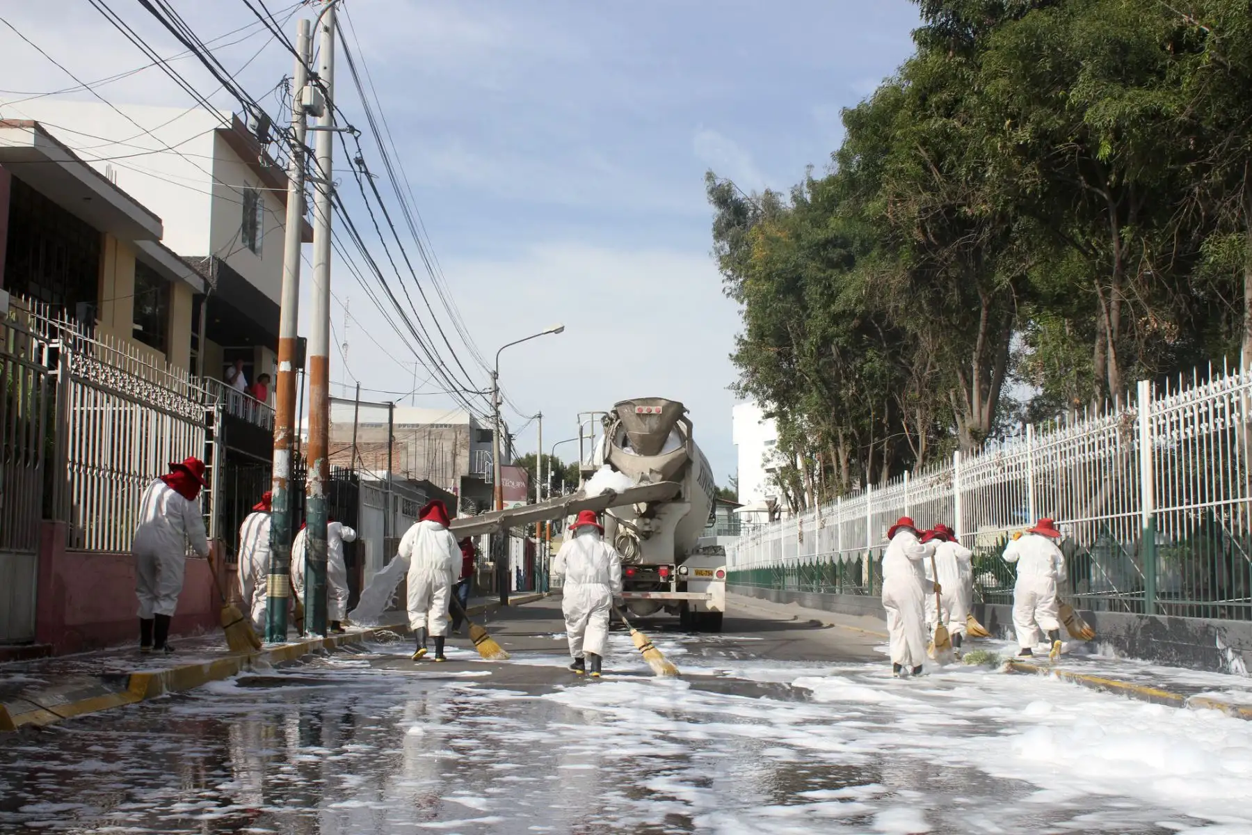 Personal de Municipalidad de Arequipa ejecutó trabajos de limpieza y desinfección en las zonas urbanas de su jurisdicción. Foto: ANDINA/Municipalidad de Arequipa