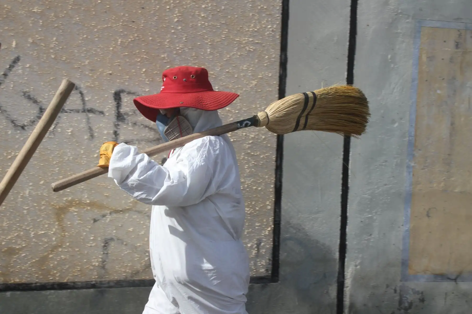 Personal de Municipalidad de Arequipa ejecutó trabajos de limpieza y desinfección en las zonas urbanas de su jurisdicción. Foto: ANDINA/Municipalidad de Arequipa