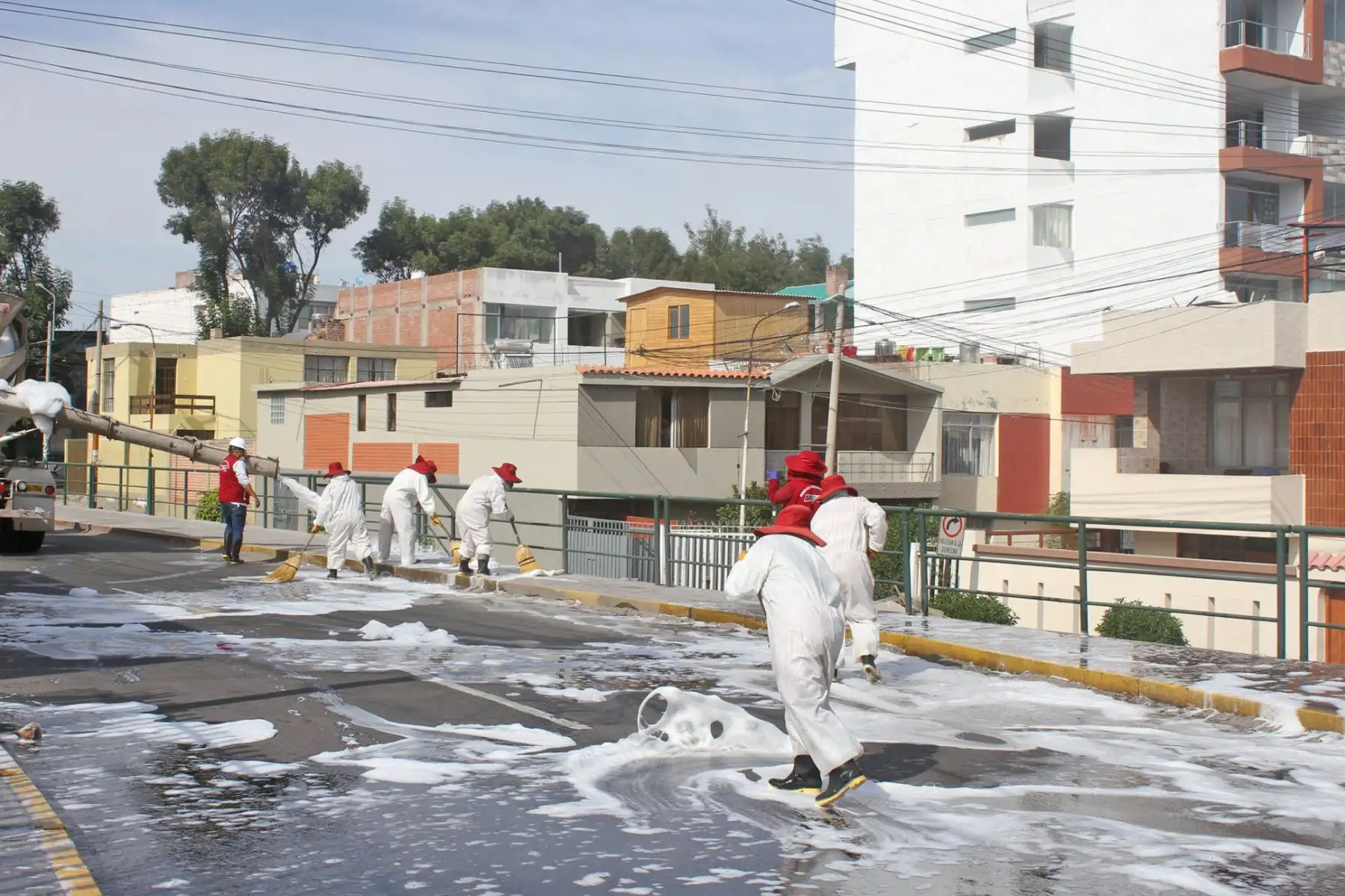 Personal de Municipalidad de Arequipa ejecutó trabajos de limpieza y desinfección en las zonas urbanas de su jurisdicción. Foto: ANDINA/Municipalidad de Arequipa