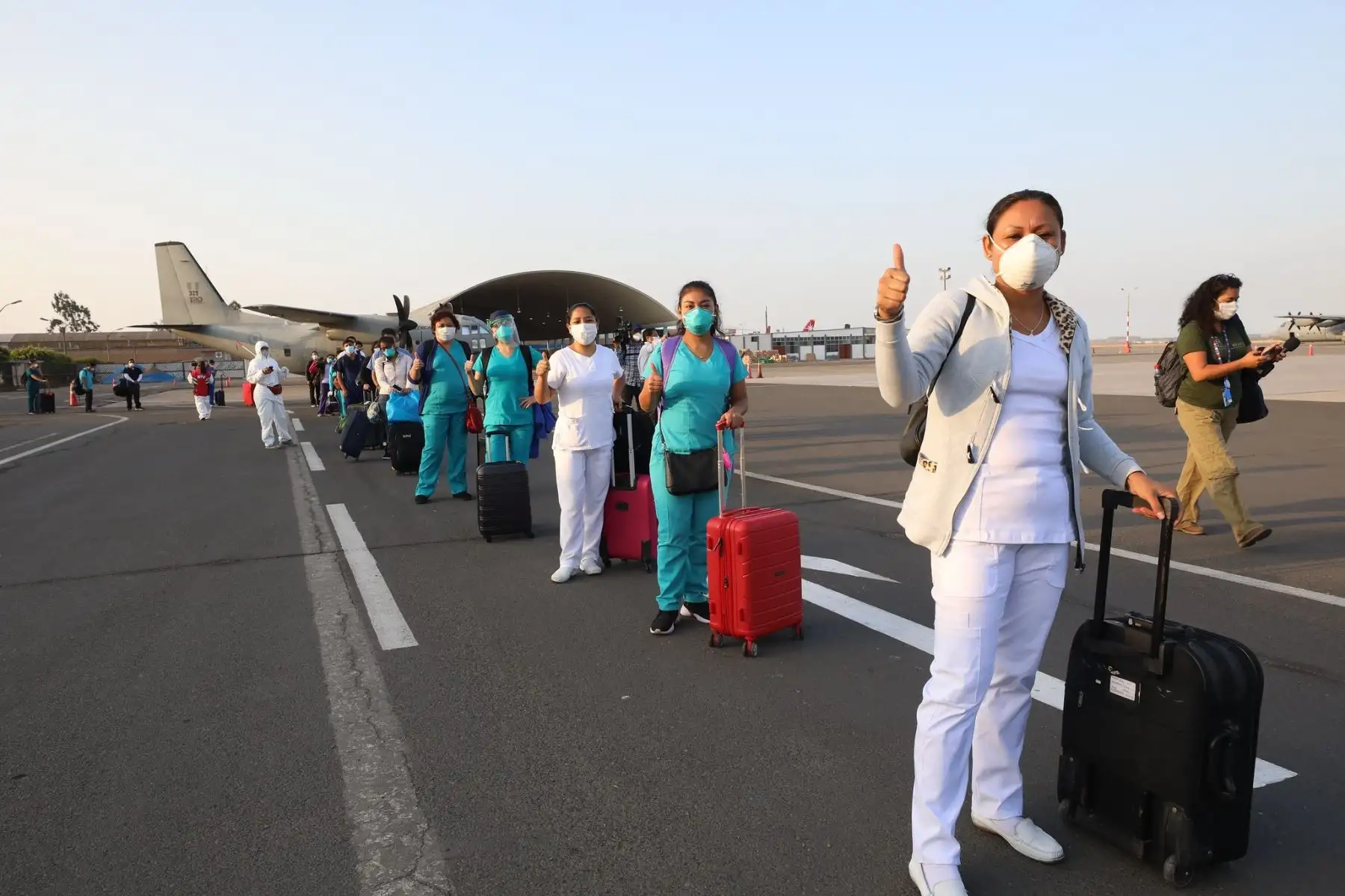 Un equipo, conformado por 51 médicos, enfermeras y técnicos de enfermería, viajó a Loreto para reforzar atención a pacientes covid-19. ANDINA/Difusión