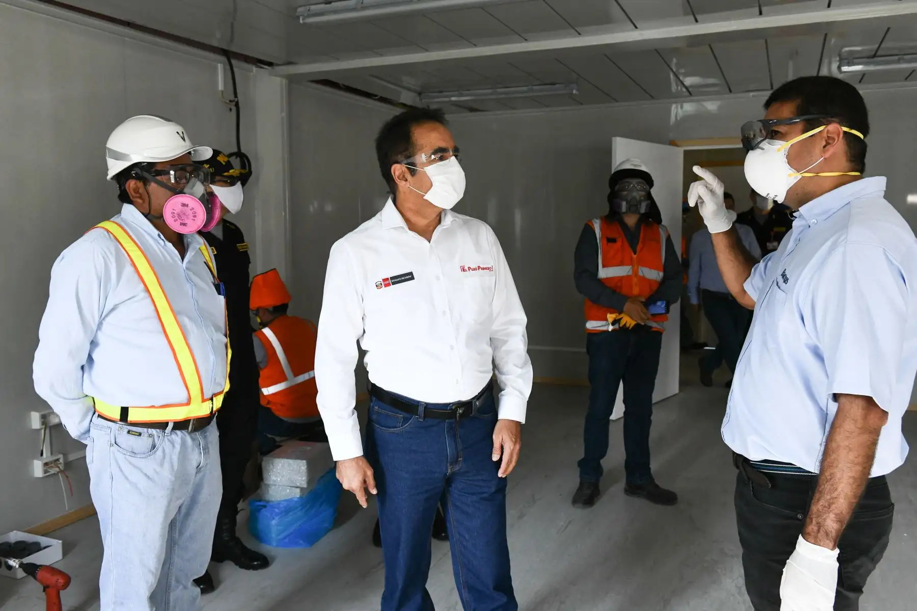 Ministro del Interior, Gastón Rodríguez Limo, inspeccionó avances de hospital de campaña para la PNP donado por la empresa Backus.Foto.ANDINA/Mininter