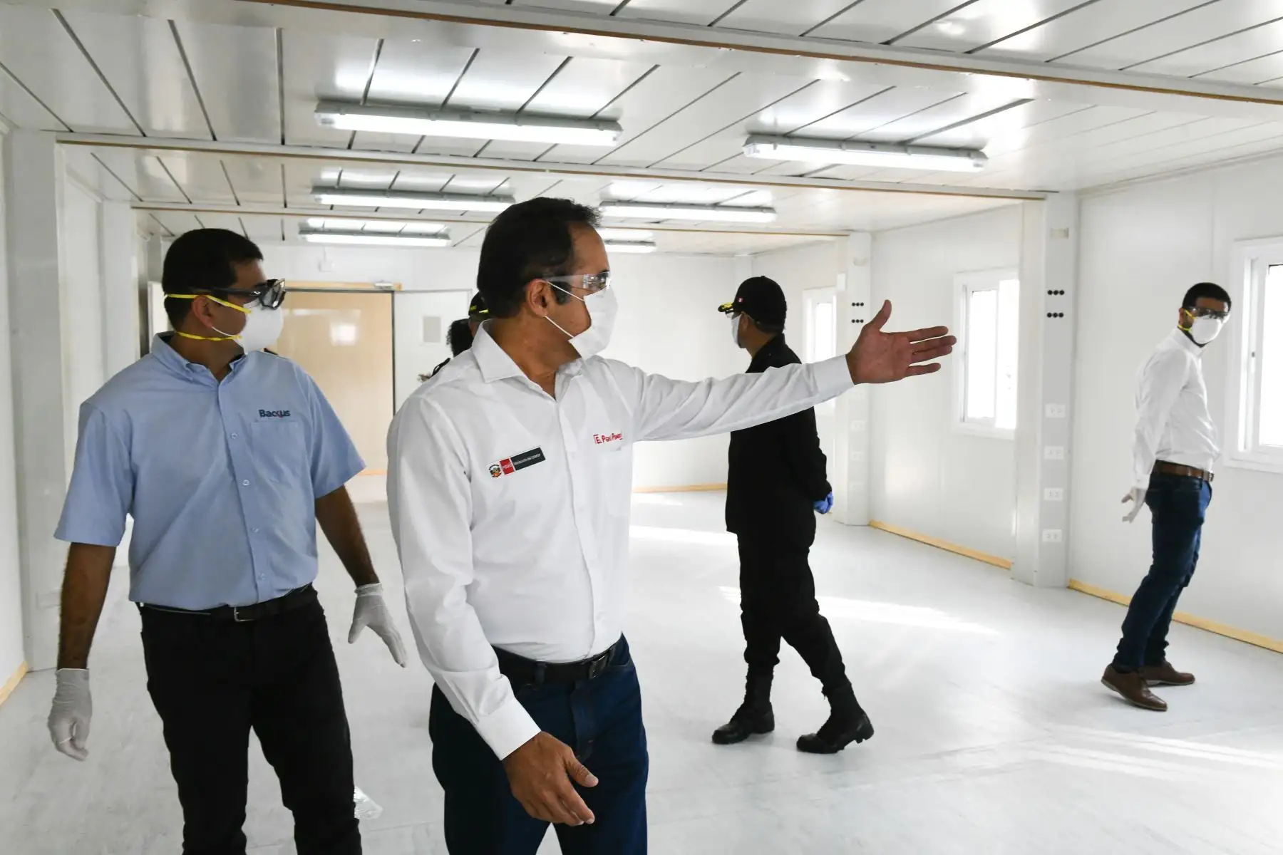 Ministro del Interior, Gastón Rodríguez Limo, inspeccionó avances de hospital de campaña para la PNP donado por la empresa Backus.Foto.ANDINA/Mininter