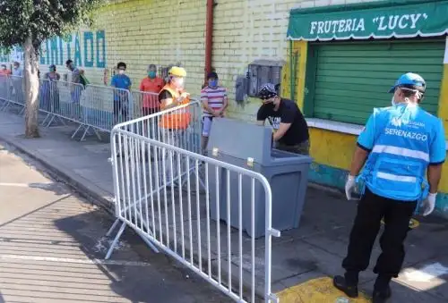 Municipalidad de Magdalena en coordinación con administradores y comerciantes del centro de abasto refuerzan medidas de bioseguridad en mercado principal de ese distrito.