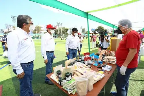 Ministro de Agricultura y Riego, Jorge Montenegro, inspeccionados mercados.