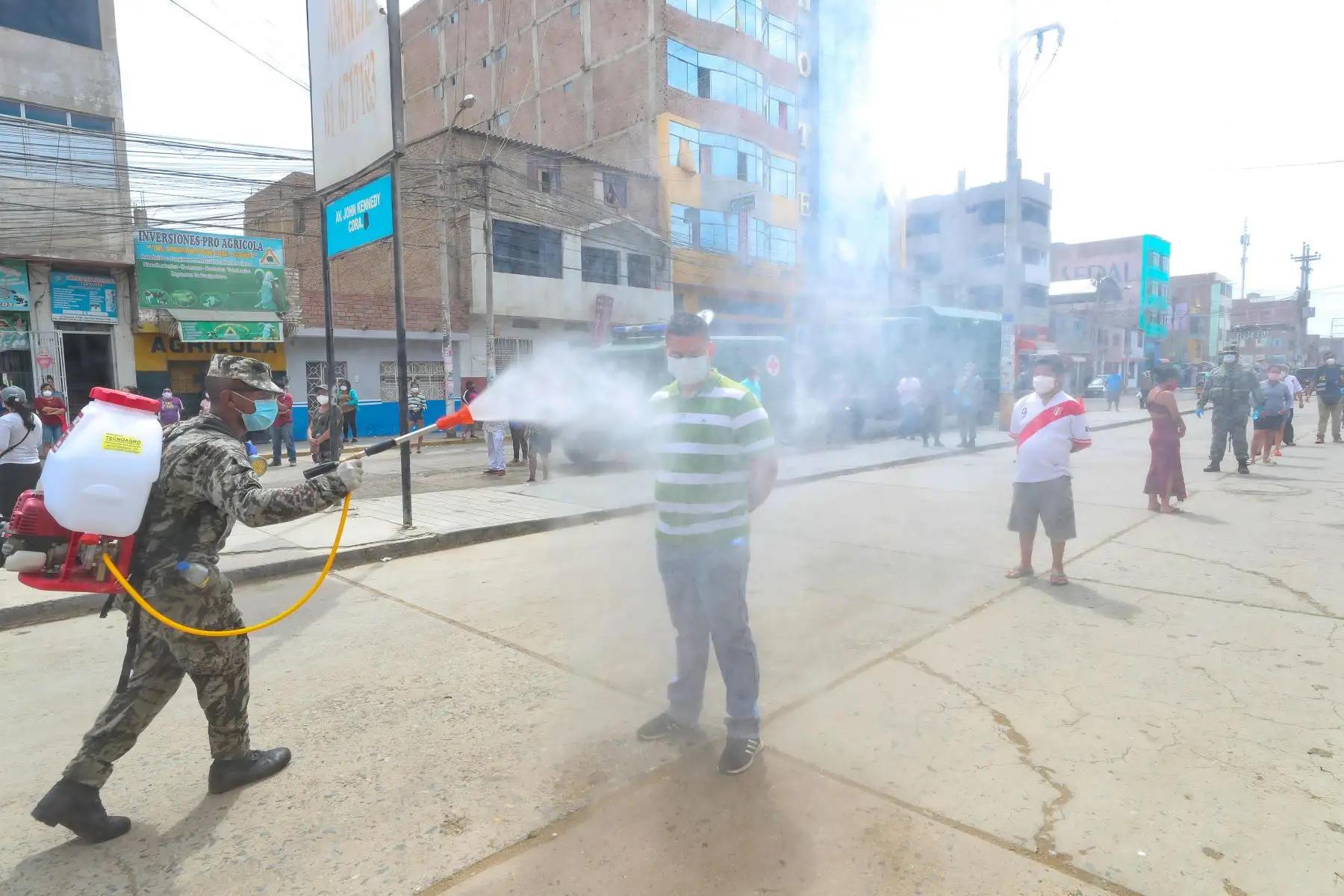 Ministro de Defensa, Walter Martos, llegó a Chiclayo, junto a los titulares del Minsa,EsSalud  y la jefa del Comando #COVID19, para coordinar con las autoridades locales las acciones de atención frente al coronavirus en la región.Foto:ANDINA/Mindef
