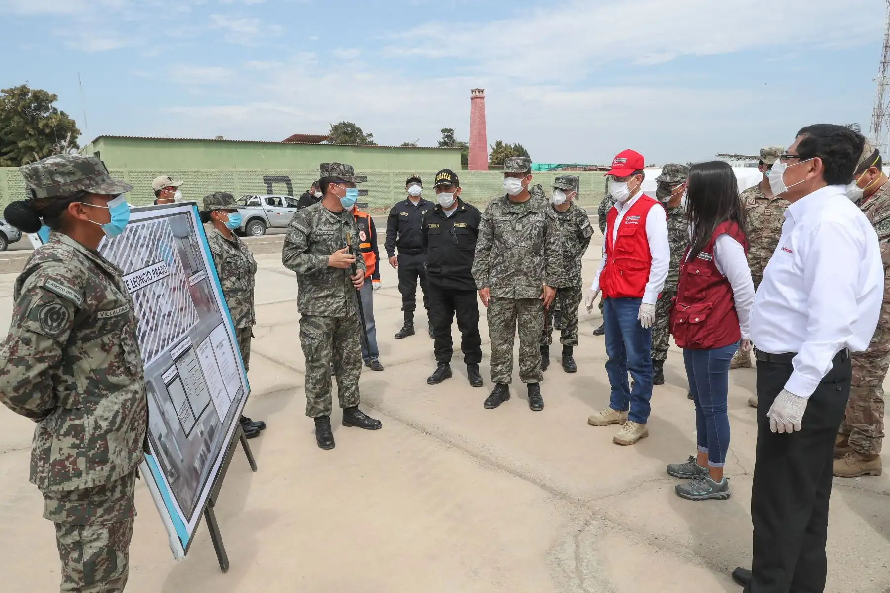 Ministro de Defensa, Walter Martos, llegó a Chiclayo, junto a los titulares del Minsa,EsSalud  y la jefa del Comando #COVID19, para coordinar con las autoridades locales las acciones de atención frente al coronavirus en la región.Foto:ANDINA/Mindef