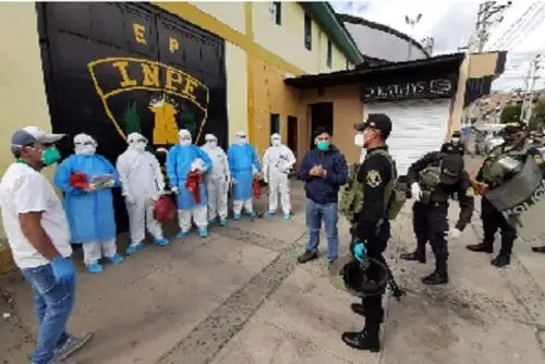 La Brigada de Primera Respuesta del COER Áncash procedió con la desinfección de las zonas externas y los pabellones del penal.