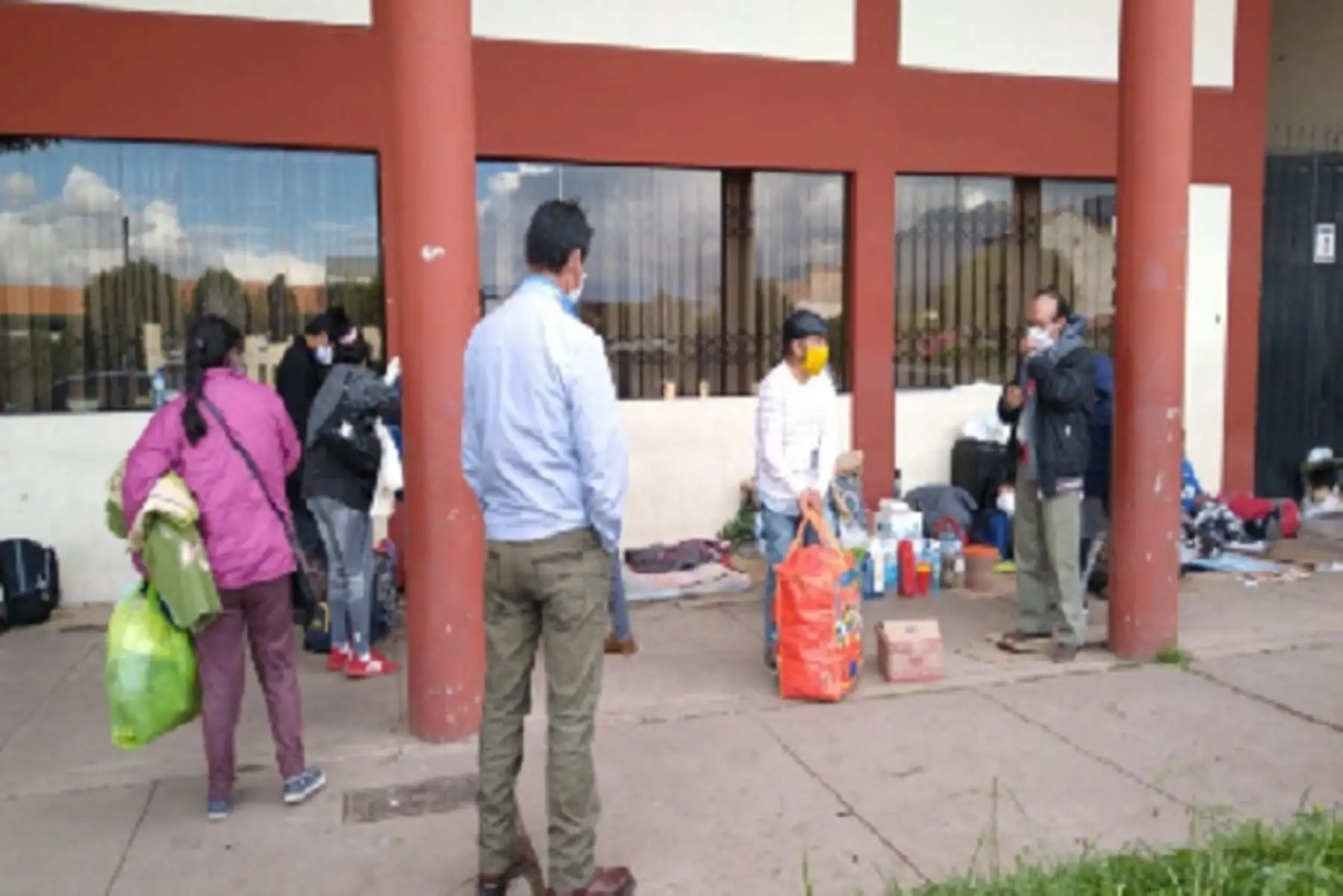 El gobernador regional Luis Hidalgo, dijo que la gestión fue coordinada con los funcionarios del Gobierno Regional del Cusco, quienes mostraron la disposición para apoyar a los connacionales de  Madre de Dios que, por diferentes razones, no pudieron retornar antes del inicio del estado de emergencia nacional.