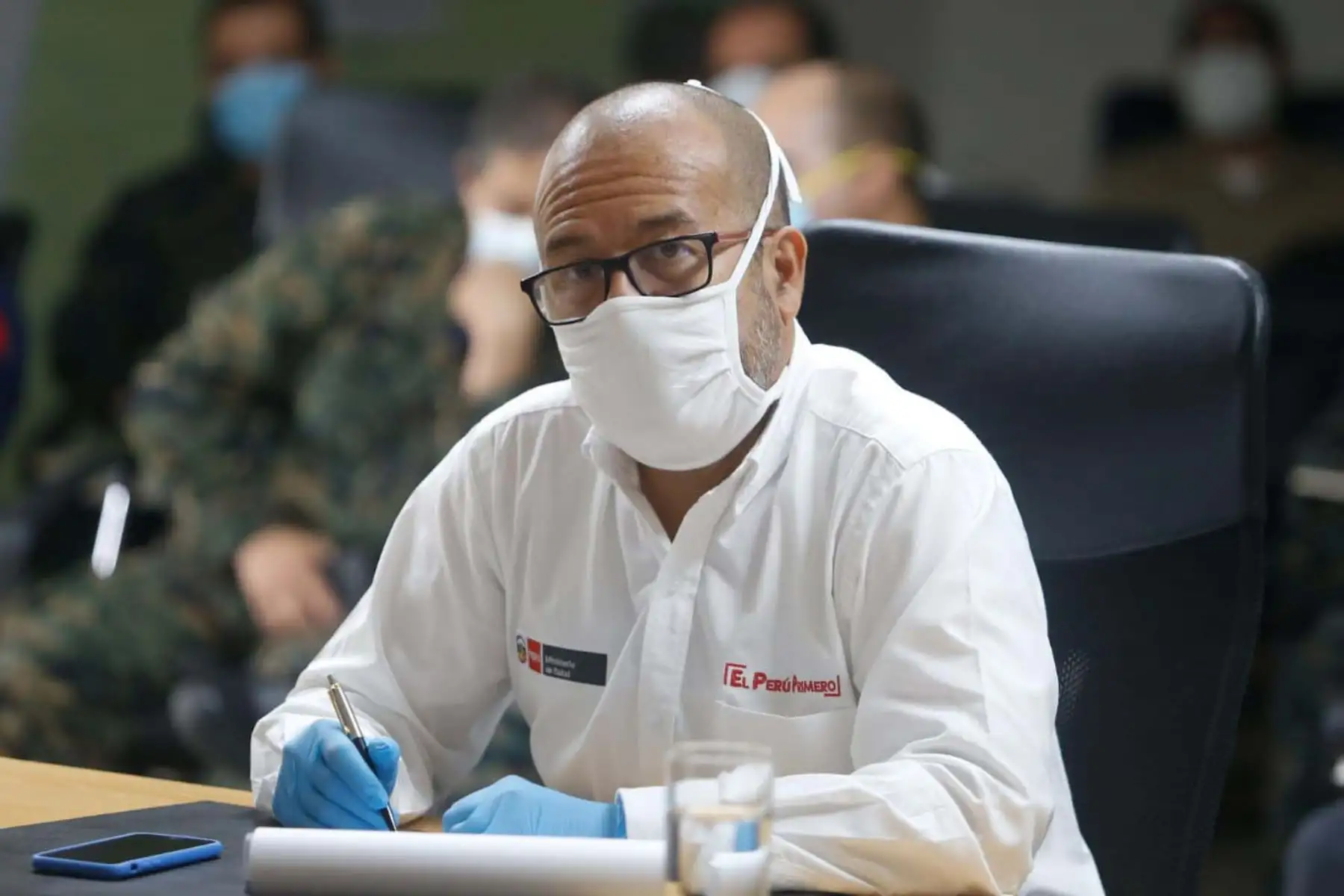 El ministro  de Salud, Víctor Zamora lidera reunión de trabajo, en la región Loreto, junto a  la ministra del sector Producción y representantes del Comando de Operaciones COVID19 y las FF.AA  en Iquitos para decidir acciones contra el COVID-19.
Foto: Minsa