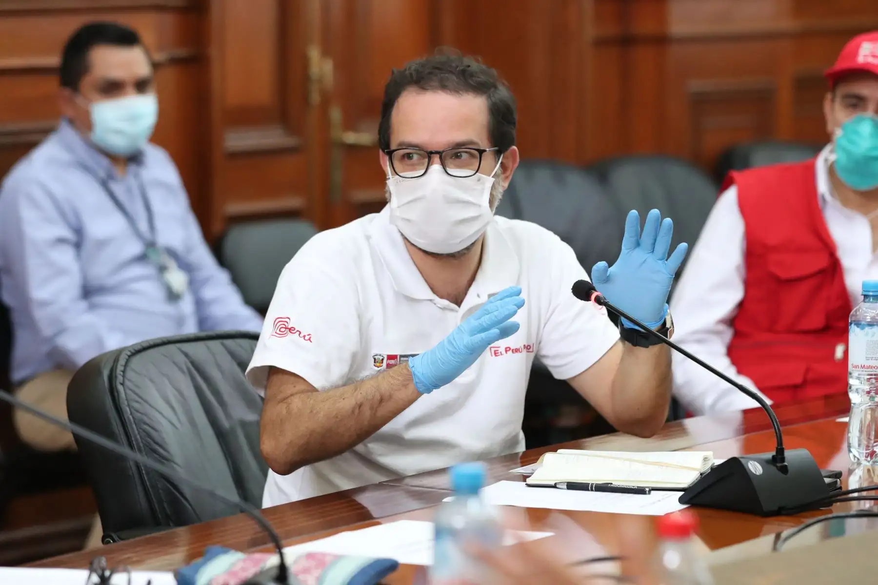 Ministro de Comercio Exterior y Turismo,Edgar Manuel Vásquez participa en la reunión de la Comisión Multisectorial de Alto Nivel contra el Coronavirus, donde evaluan las medidas en el marco de la emergencia por el COVID-19.
Foto: PCM