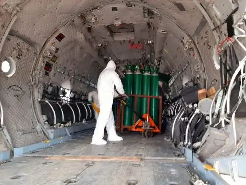 Minsa envía balones de oxígeno medicinal a Ica por vía aérea para garantizar atención a pacientes covid-19 de esa región. ANDINA/Difusión