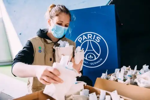 El París Saint-Germain realizó un donativo de 100,000 euros a favor de la organización humanitaria Acción contra el Hambre.