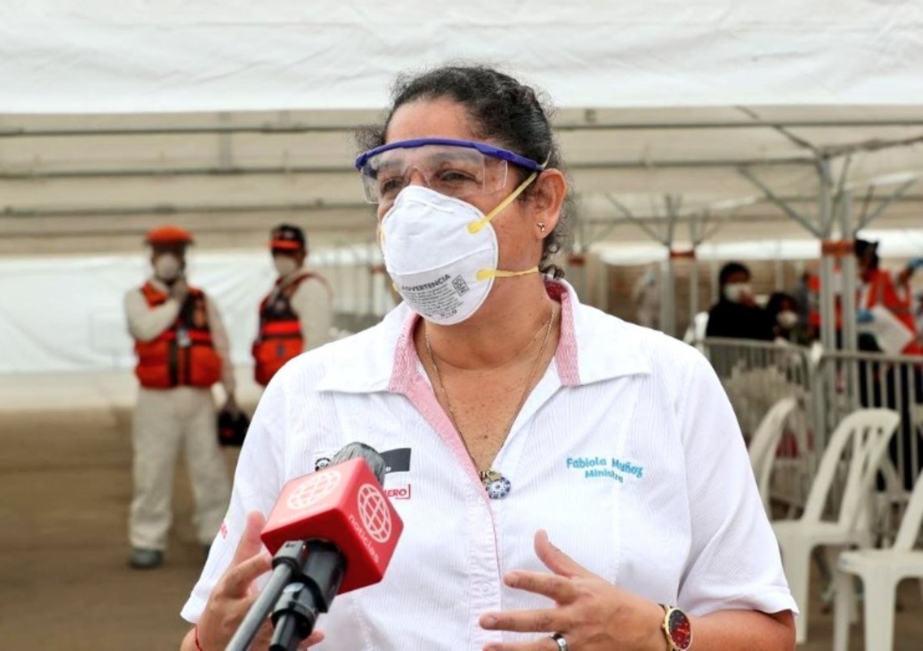 La ministra del Ambiente, Fabiola Muñoz, informó que se prevé trasladar a los 300 ancashinos varados en Puente Piedraa un albergue para que cumplan la cuarentena. Foto: ANDINA/Difusión