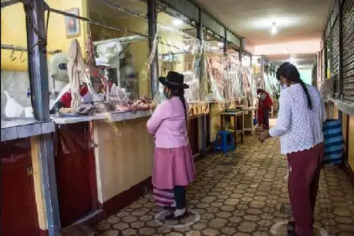 Esta medida para evitar el contagio del coronavirus será replicada en otros mercados de la ciudad de Huanta,