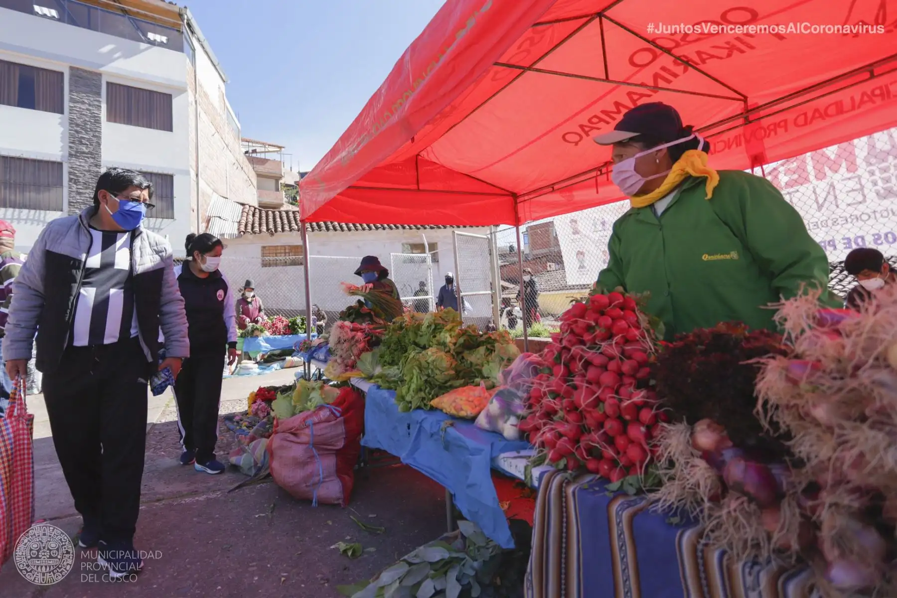 Municipalidad del Cusco desarrolló la quinta edición del programa “Mercado en tu Barrio” en el sector de Independencia con la finalidad de evitar la aglomeración en otros centros de abasto y reducir así el riesgo de contagios por coronavirus. Foto: ANDINA/Municipalidad de Cusco