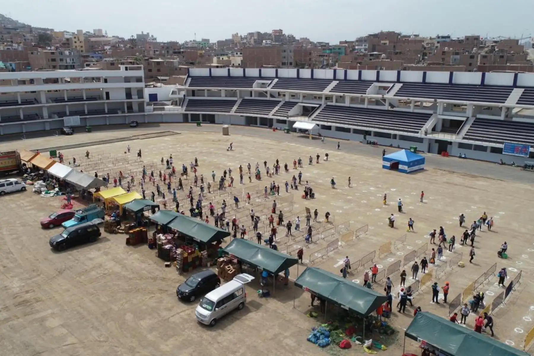 Ministerio de Agricultura promueve los mercados Minagri " De la Chacra a la olla" en el estadio San Genaro del distrito de Chorrillos.
Foto: Minagri