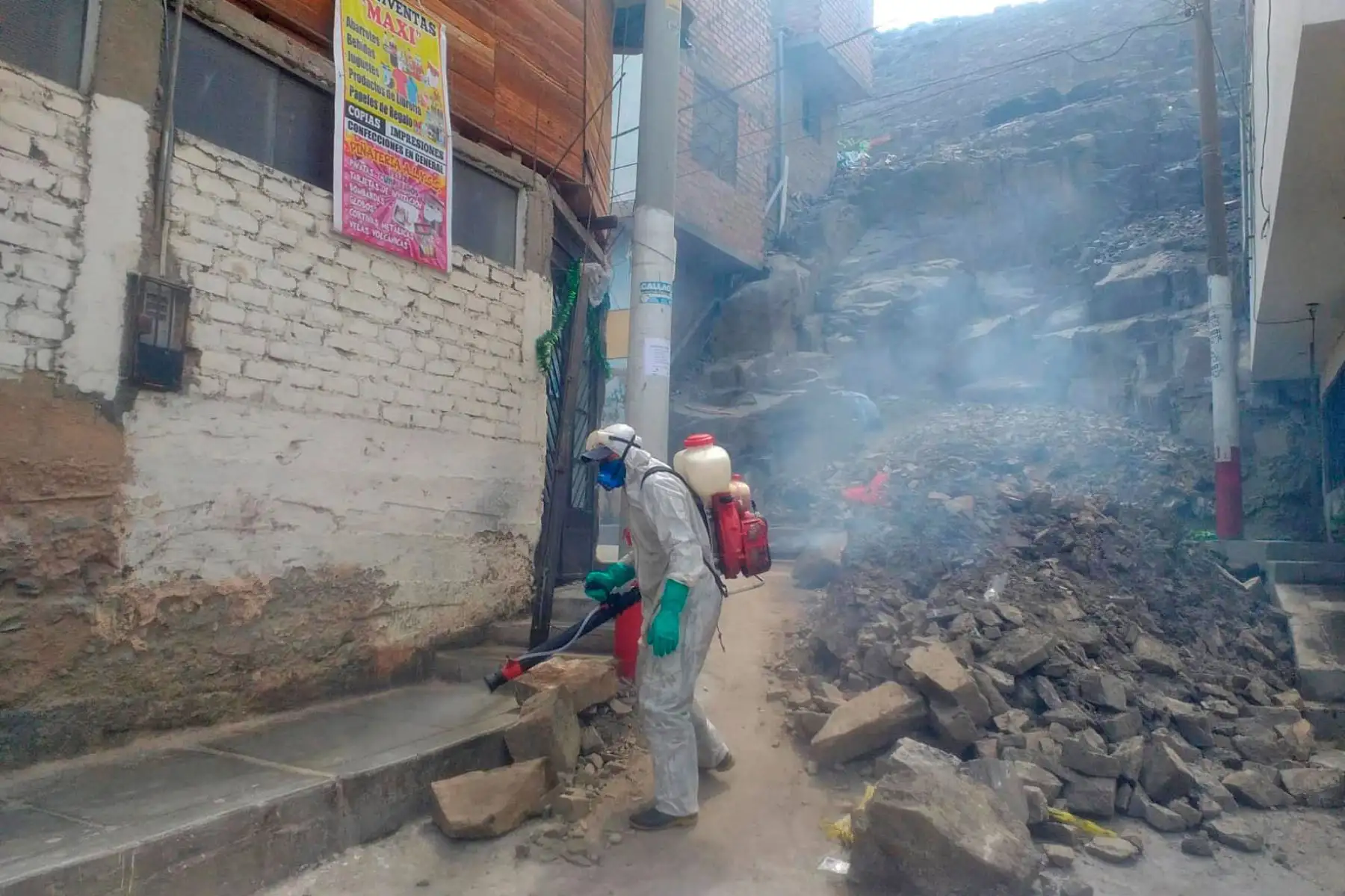 Personal de la Municipalidad Provincial del Callao ejecutó trabajos de limpieza y desinfección en el cerro La Regla y la Urb. Faucett. Foto: ANDINA/Municipalidad del Callao