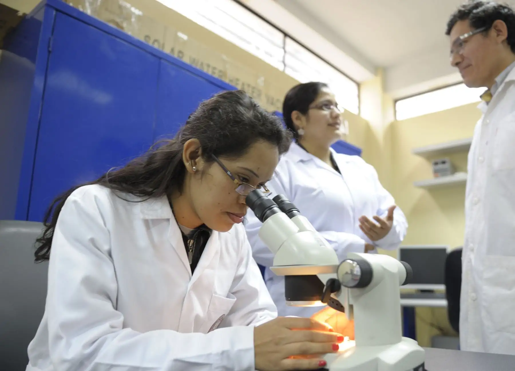 Telas con nanoparticulas de cobre y zinc protegen del COVID-19
