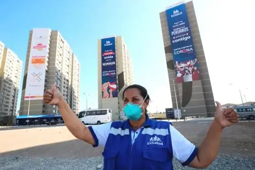Melith Schrader es una enfermera que trabaja en la Villa Panamericana, acostumbrada a enfrentar situaciones de riesgo durante la atención de pacientes con covid-19. Foto: ANDINA/archivo.