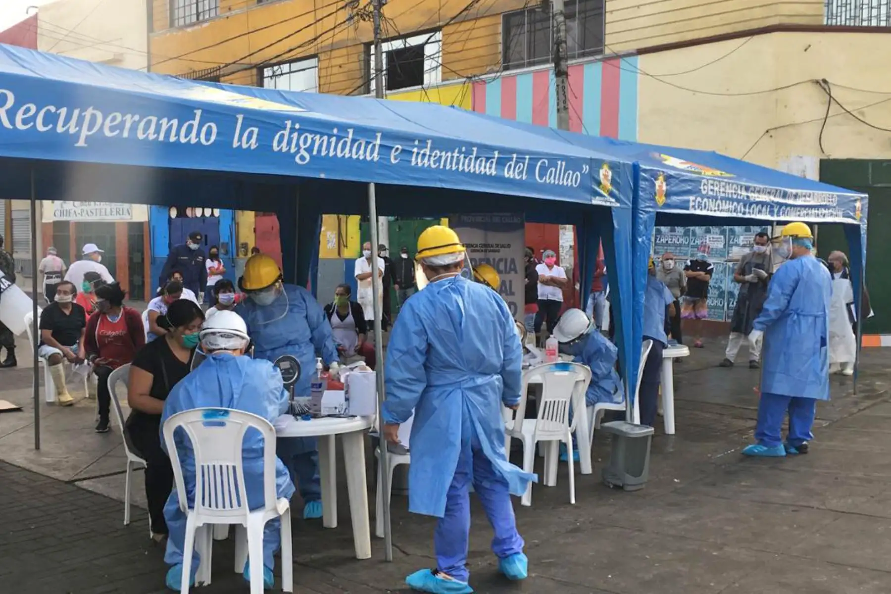 unicipalidad del Callao, en coordinación de la Diresa, realizó 150 pruebas rápidas a comerciantes y transeúntes del mercado central confirmando un total de 30 casos positivos de coronavirus. Foto: ANDINA/Municipalidad del Callao