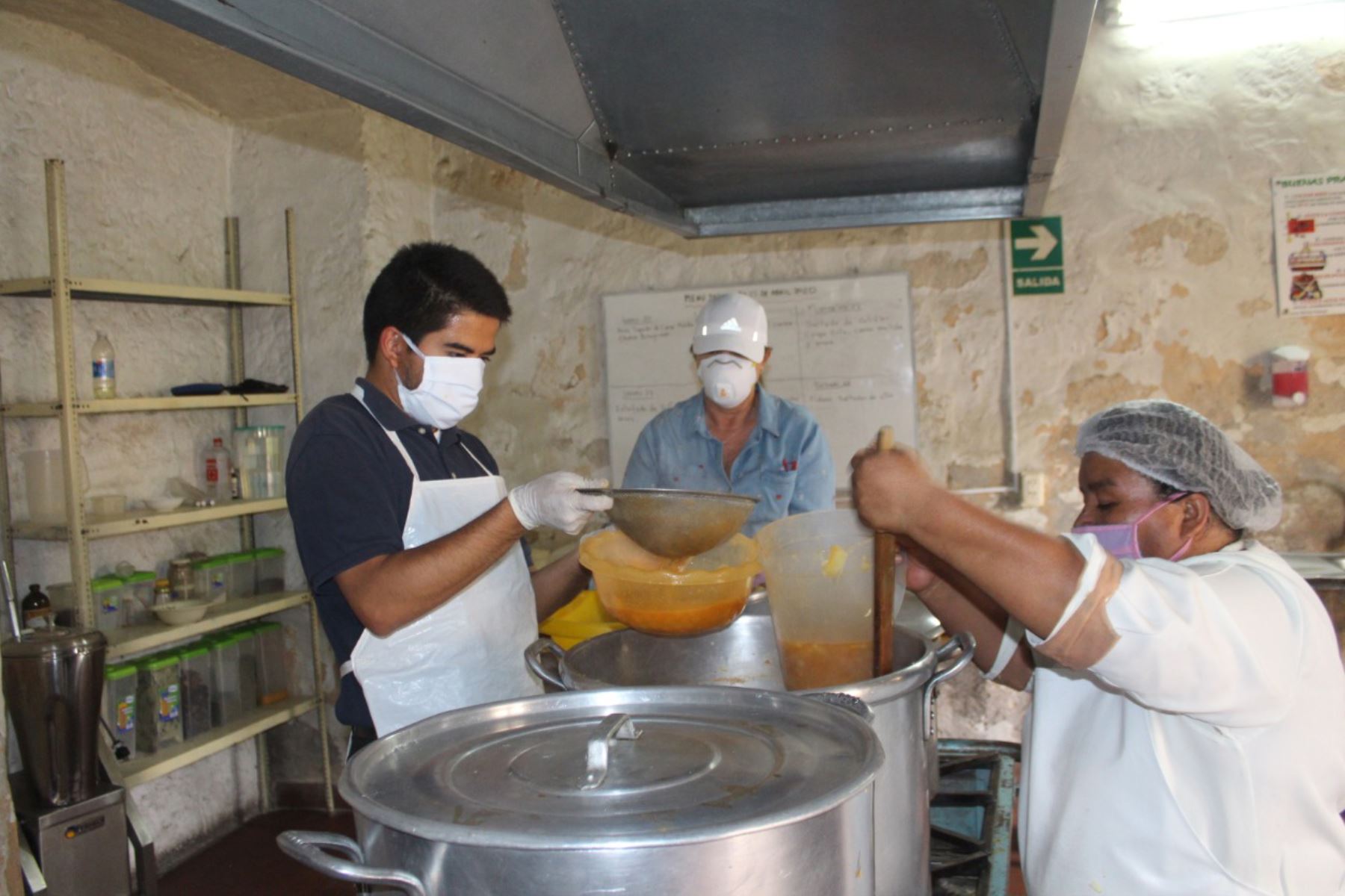 El comedor Santa Teresa de Calcuta y Beata Sor Ana de los Ángeles brinda asistencia a 180 personas vulnerables de Arequipa. Foto: ANDINA/Difusión