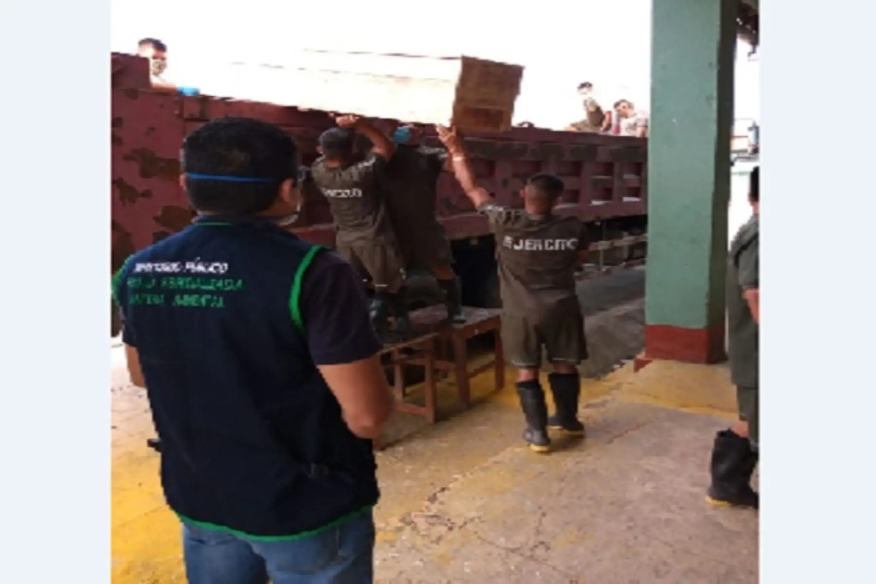 La entrega inicial consistió en 53 ataúdes, que serán destinados para la inhumación de los cadáveres en la región Loreto durante la pandemia del covid-19.