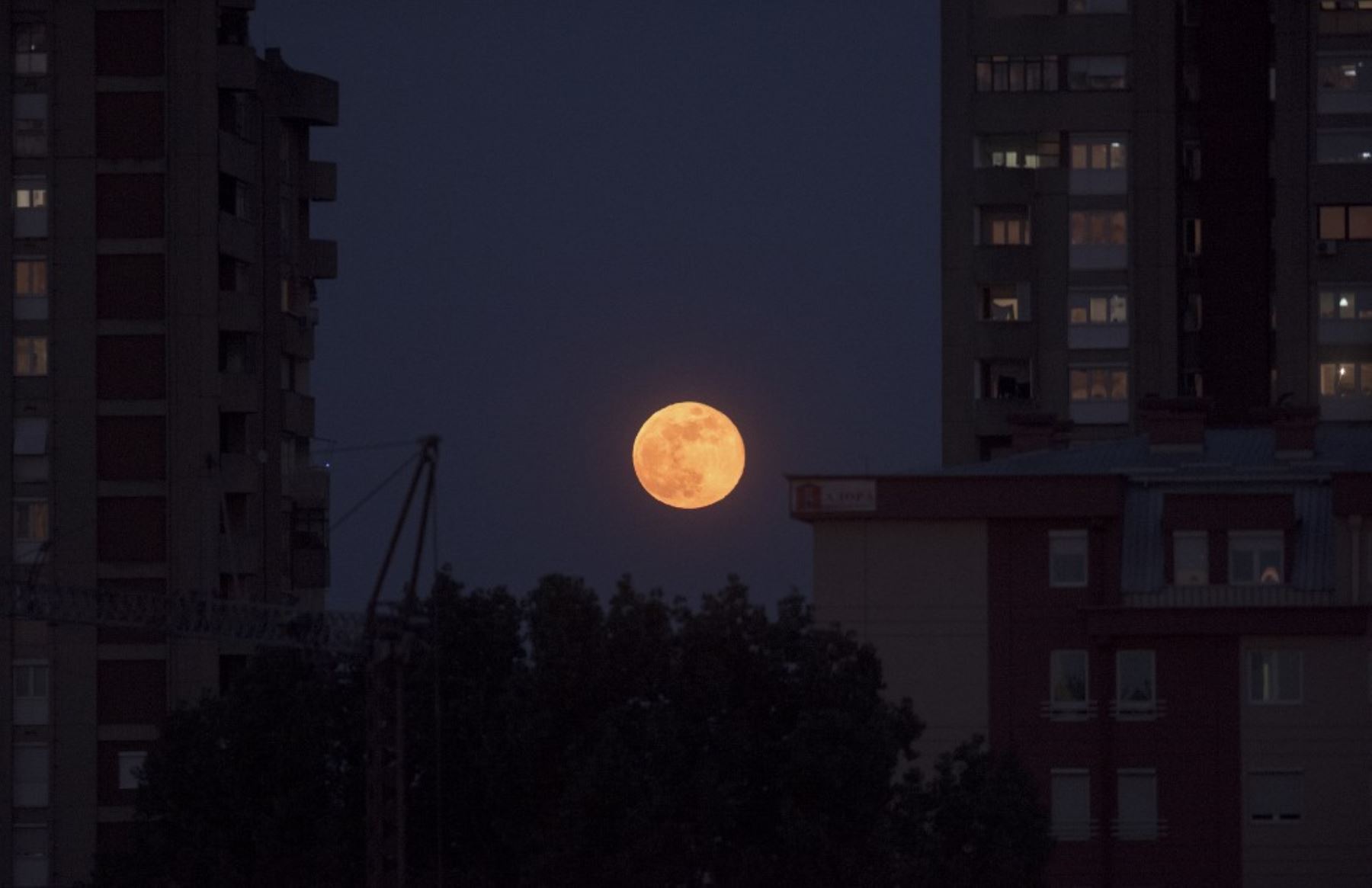 La última Superluna De 2020 Luna Llena De Las Flores Galería Fotográfica Agencia Peruana De 2285