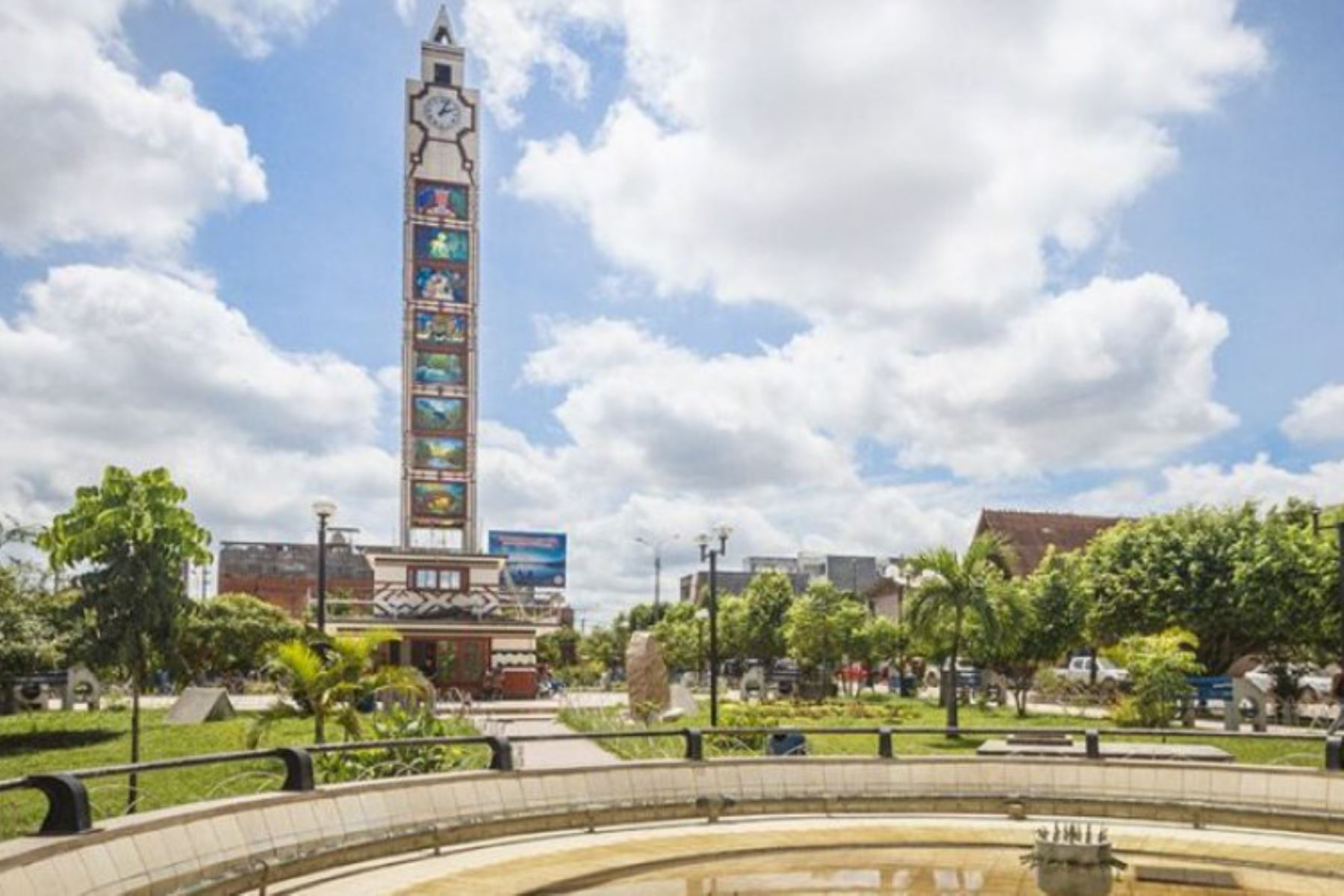 Plaza del reloj público en la ciudad de Pucallpa, capital de la región Ucayali, en la selva central peruana. Foto: ANDINA/Difusión