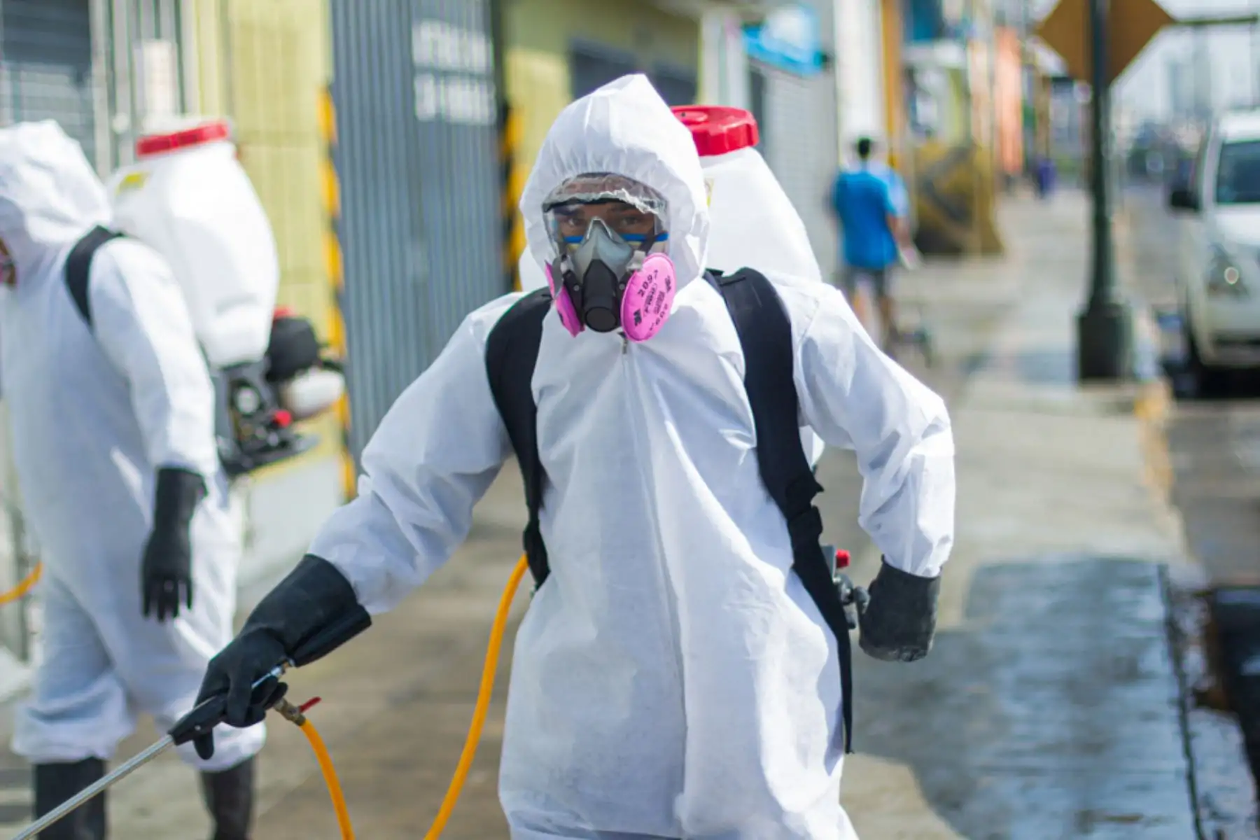 Personal de la Municipalidad de Lima ejecuta trabajos de limpieza y desinfección en la capital para evitar propagación del coronavirus. Foto: ANDINA/Municipalidad de Lima