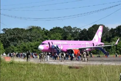 A diferencia del anterior vuelo humanitario en este hubo pasajeros que no se encontraban en una situación vulnerable económica, por lo que adquirieron sus pasajes por medio de una agencia de viajes.