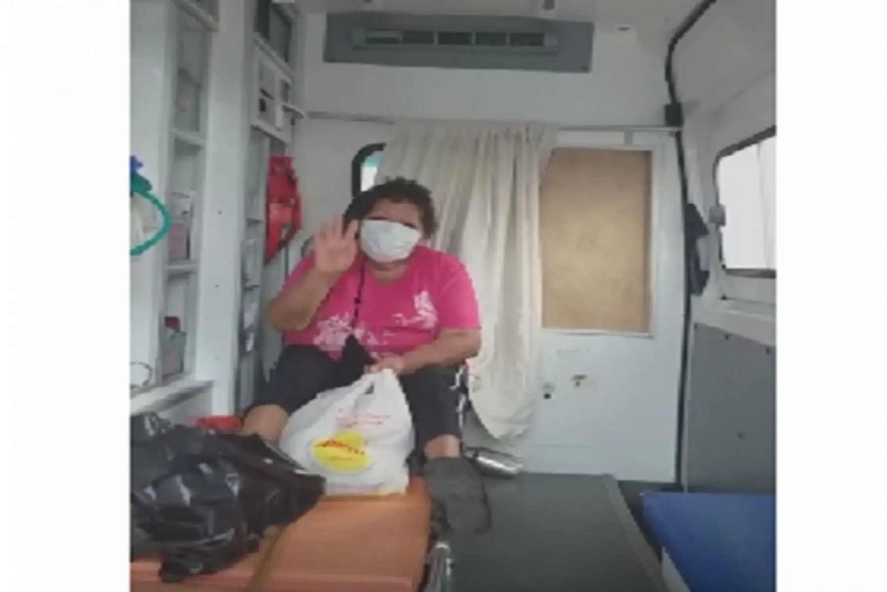 “Me voy muy agradecida con todos, con el personal que me ha atendido. Gracias a Dios, ya que prácticamente he vuelto a nacer. Muy contenta me voy”, dijo la madre luchadora.